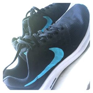Nike Downshifter 7 Women’s 7.5 Black Blue
